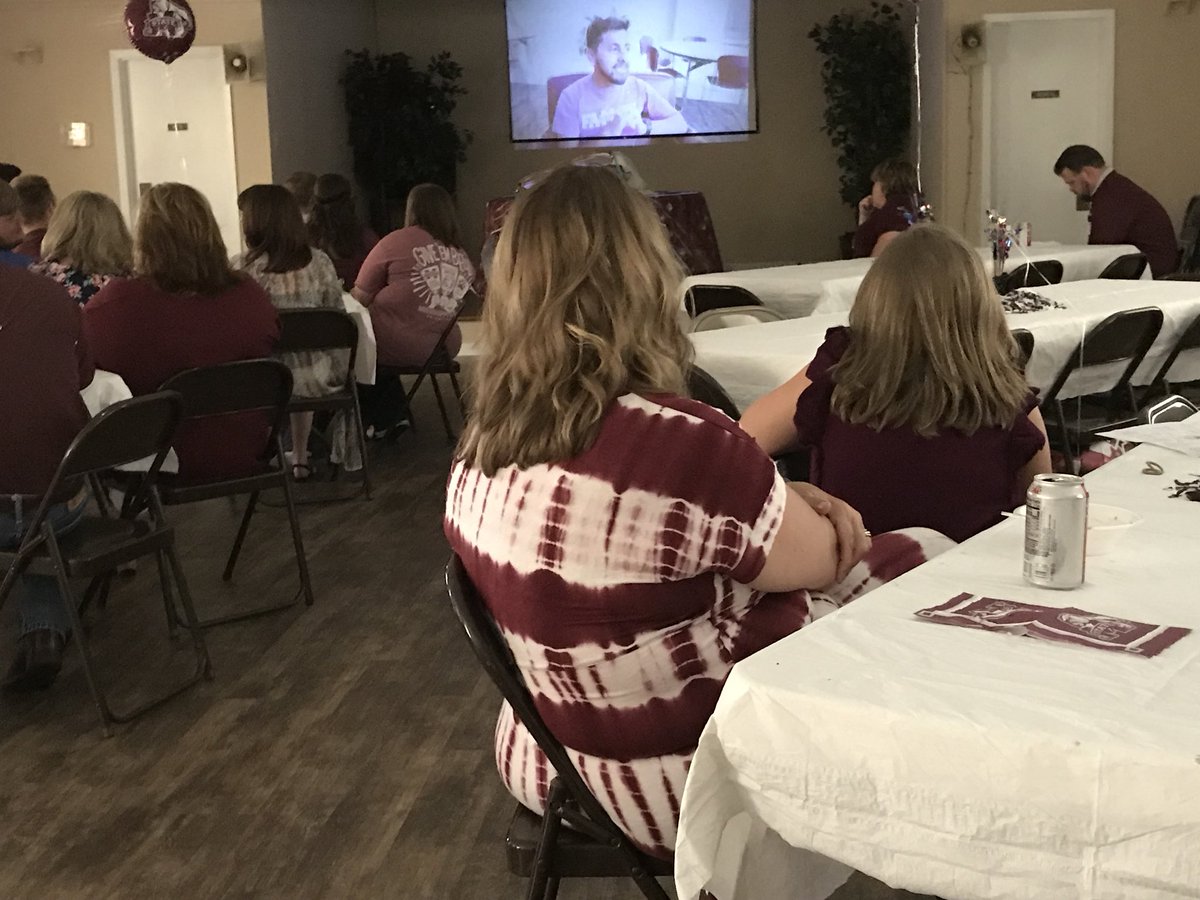 alumnidawg's tweet photo. The Newton County @MSStateAlumni Chapter is thrilled to have several new @msstate students at the Chapter #SendOff2018 party in Decatur, MS! #HailStateAlumni #WeRingTrue https://t.co/Lrk3yMO3Ly