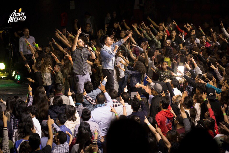 avivamexico's tweet photo. Dios está buscando servidores fieles antes que idóneos. Que increíble enseñanza y manifestación de Su presencia hoy durante la Reunión General 🔥🔥 https://t.co/68ho4BjEMD