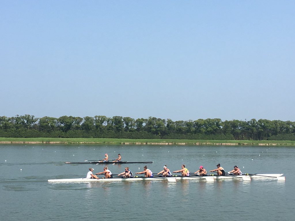 CoachDanHarris's tweet image. Three days into Training out here in Shanghai, Preparing for World University Rowing Championships! 
A massive boost to have support from @oarsport &amp;amp; @wintech_boats providing the whole team with brand new boats. Thank You 👍
#wintech
#cobra
#FISU
#Shanghai