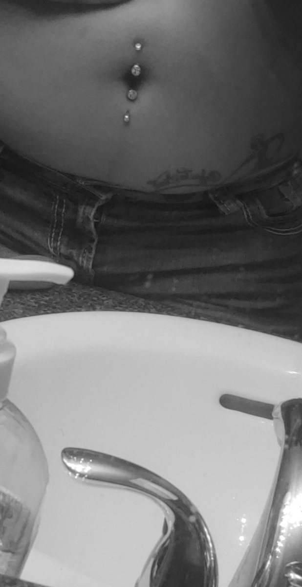 Adoress23's tweet photo. Pierced the other side of my nose &amp; the lower part of my belly button today 🙃 #doubleeverything https://t.co/lbqrTbrhlX