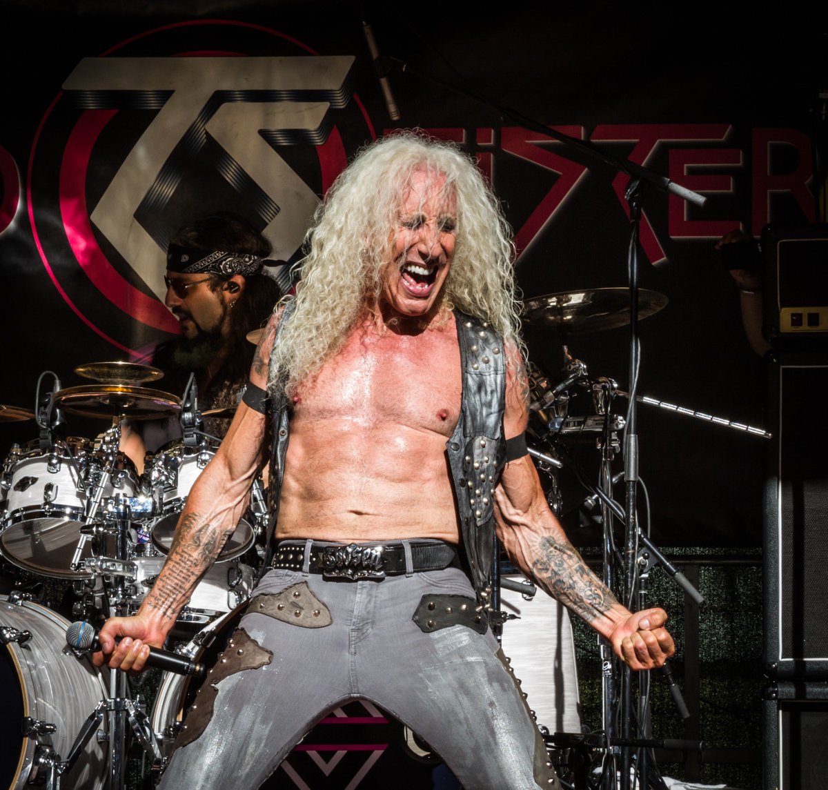 Dee first earned his popularity as the lead singer of the heavy metal band ...