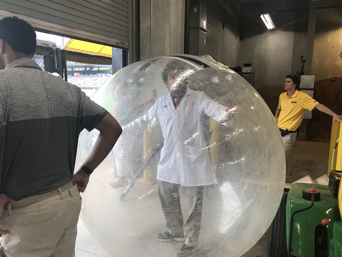 DrChuckElls's tweet image. Sometimes you end up inside a #humanbowlingball and sometimes your @kstc45 news friends take pictures instead of helping you out. #lackofoxygen @LBrownKSTP @KDoranKSTP @StPaulSaints