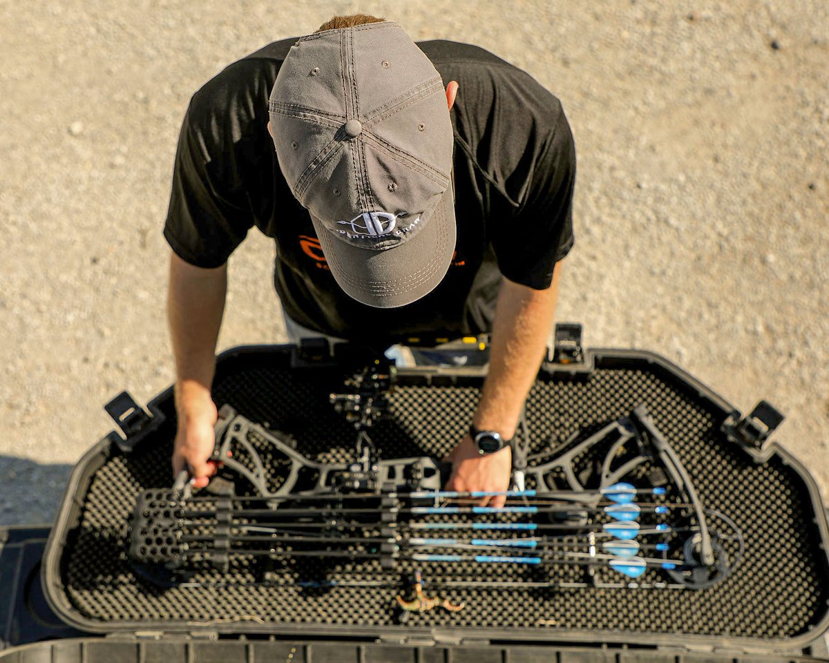 BearArchery's tweet image. Another weekend closer to our favorite season. | @identicaldraw 
#BearArchery #TheCountdownContinues #LegendSeries #BearKuma