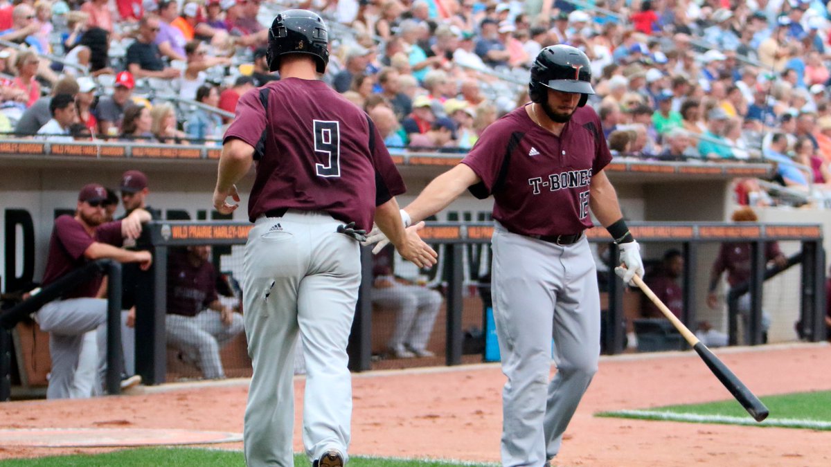 T8 - Noah Perio Jr. RBI single to right scores <a href="/Todd_Cunningham/">Todd Cunningham</a> to lessen the Saints lead to 9-3!! ⚾️🥩 #KeepGoing #FunWellDone