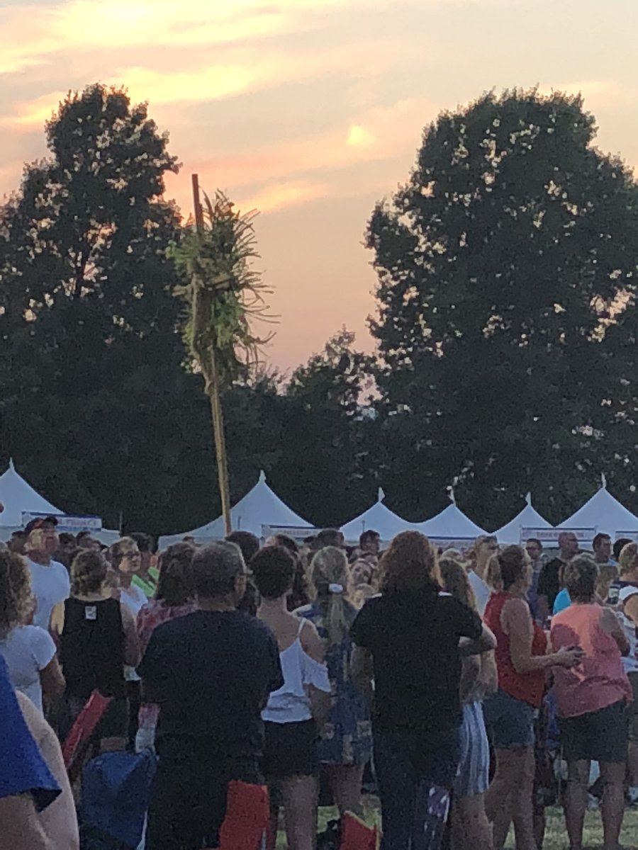 doccathschools's tweet photo. End a beautiful faith filled day with mass. We are blessed in Cleveland! #TheFest2018 https://t.co/BvH6hDUrpW