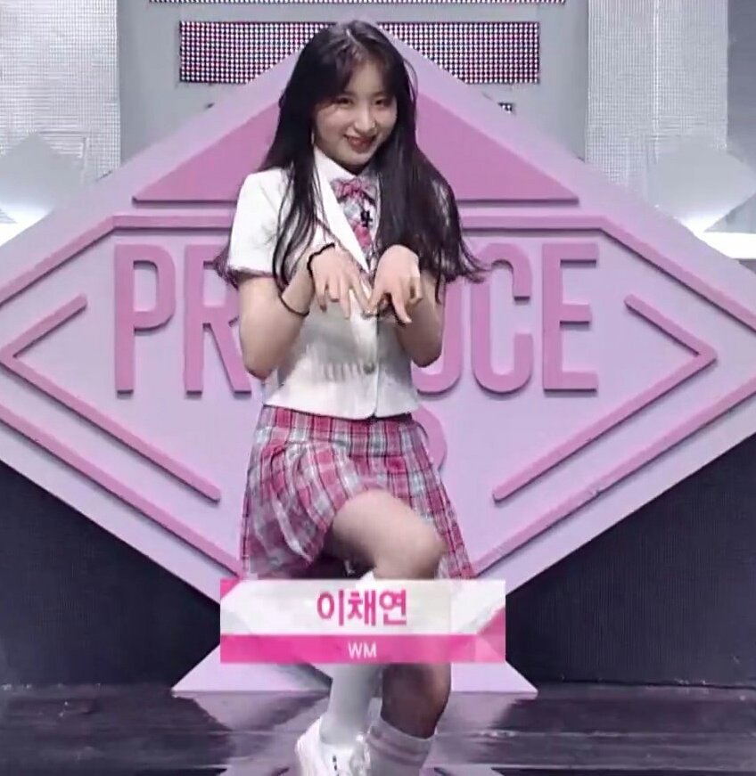 _chaezone's tweet photo. I love these two and they deserve to debut together

#SakuChae #ChaeSaku #PD48 #PRODUCE_48 https://t.co/bCzojJ6MFU