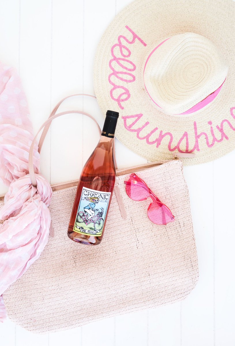 blushrosefest's tweet photo. Sunday vibes. ☀️
#rosé #roséallday #slayrosé #cheers #wino #winetasting #scottsdale #winefestival #drinkpink #wineealldaylong #wineoftheday #winelove #winelover #wineaddict https://t.co/n1UWxNXAy1