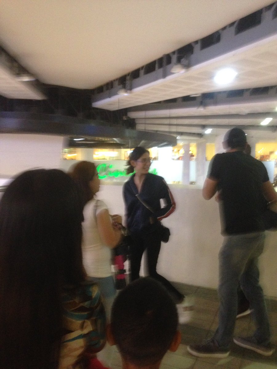 _rachelmarcos's tweet image. pupunta na dapat kami kay Kyline, tapos nakita namin tong dalawang to hahaha, may pag holding hands eh😍 @devonseron17 @KikoEstradaph 
08-05-18