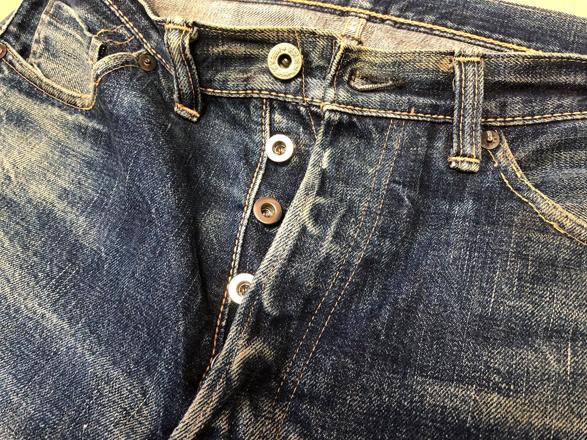 cocoshiba3's tweet image. #このタグを見た人はお気に入りのデニムを貼り付ける
ウエアハウス1003xxだったと思います。