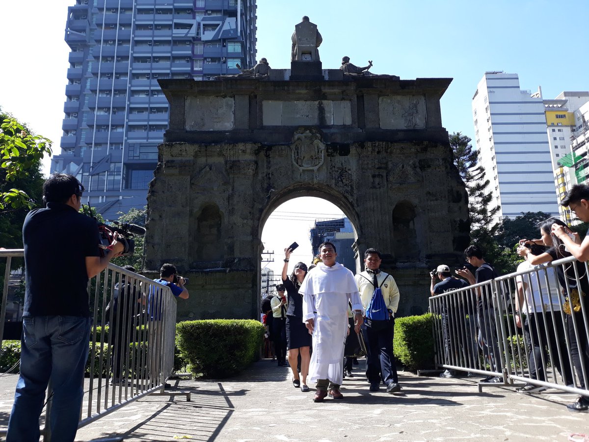 USTCBASC's tweet photo. Congratulations Commerce freshies! You are now officially a Thomasian.
#TWW2018
#USTFreshmenWeek
#UNMASKomersiyo
#USTFreshmenWeek2018 https://t.co/vzhxR2oBO1