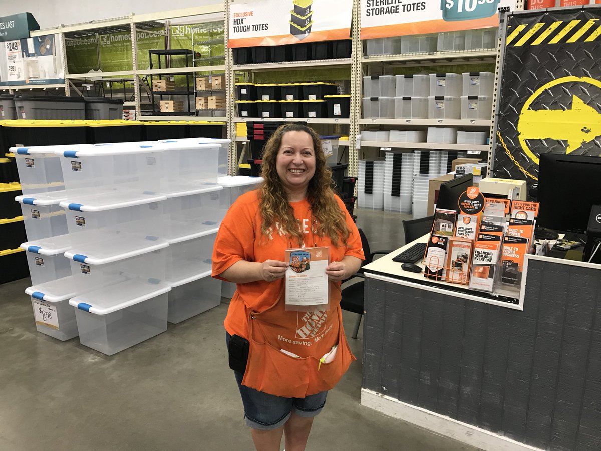 #4801proud Rosie receiving a homer award for excellent customer service! <a href="/mcopley27/">michelle Copley</a> <a href="/thdpatrickbowen/">THDPATRICKBOWEN</a> <a href="/britton_denny/">Denny Britton</a> @thd_young