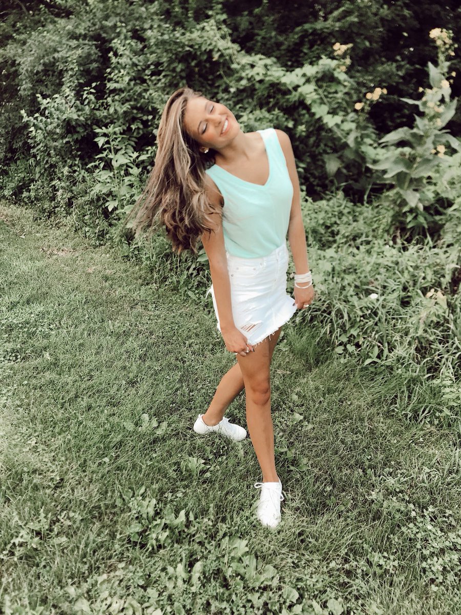 janae_osswald's tweet photo. i love this life 🌿🌞 https://t.co/v2SSboa0pr