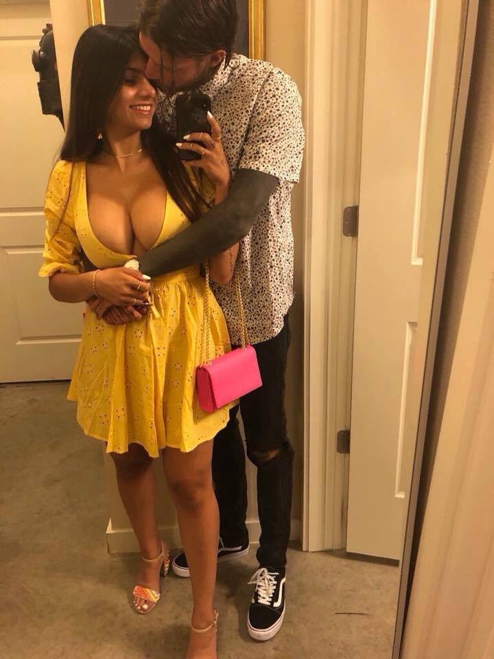 SixPicsOficial's tweet image. o cara assumiu a Mia Khalifa (uma atriz pornô) e você não assume a mina que gosta só porque ela ja ficou com algum conhecido seu.