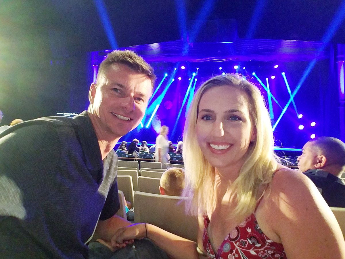 CoachPawel's tweet photo. @RobLakeMagic time with @EAGajdzik! #roblakemagic #tenyearanniversary @atlantisbahamas https://t.co/AhqOHLB7cz