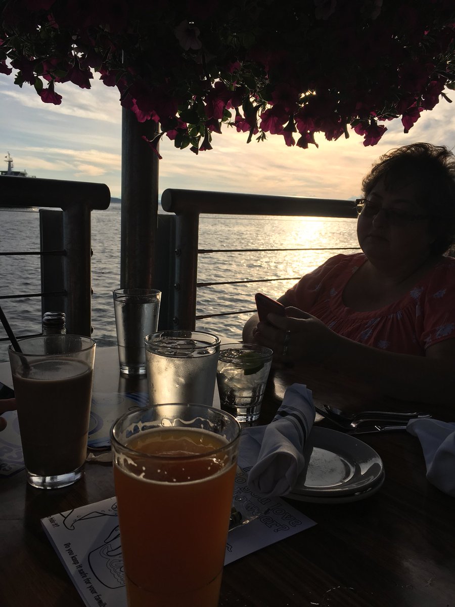 Do ne’er with a nice view and good local beer in #seattle