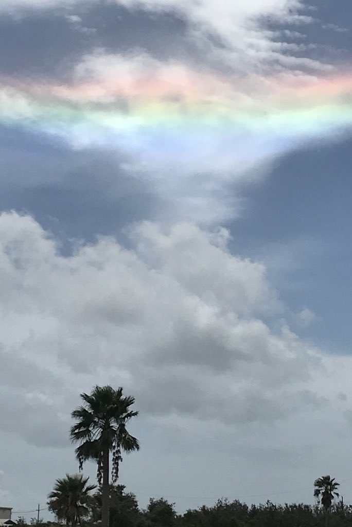 deblel's tweet photo. Stunning sky surprise. Think it is a circumhorizontal arc. Spectacular. https://t.co/M48aqko8tw