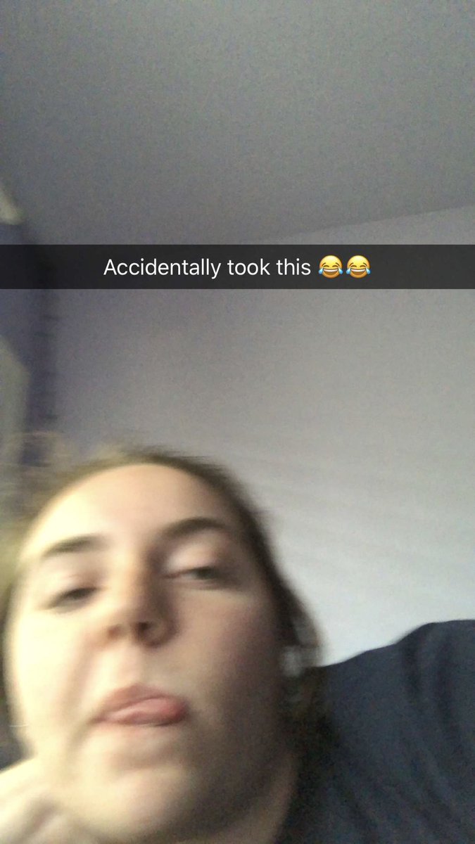 hayjuelch's tweet photo. Insta vs snap #sissyday https://t.co/hzCPkY8z73