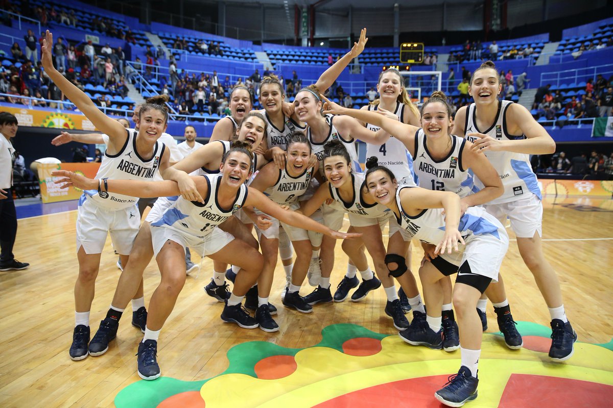 FIBA_es's tweet photo. 📣 ¡Los 4️⃣ equipos de Américas ya tienen su 🎟 al #FIBAU19! 👏🏼

@usabasketball 🇺🇸
@CanBball 🇨🇦
@Fecolcesto 🇨🇴
@cabboficial 🇦🇷

💻 https://t.co/DbGrmAlbiE
📺 https://t.co/29h1jlSSMo https://t.co/UtcBKVCW6c