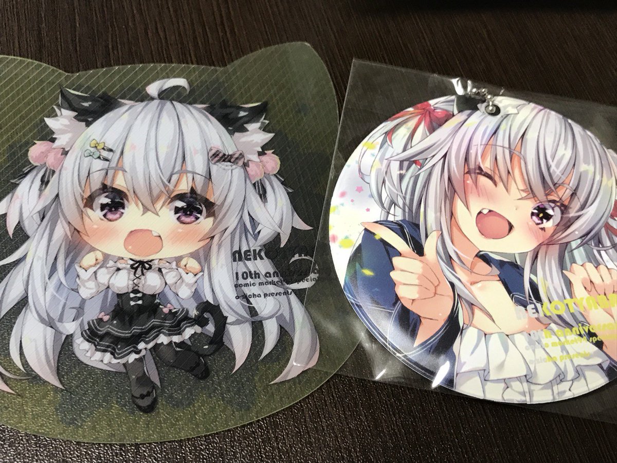 ねこ型コースターとふにふにチャームです!
こちら先着限定のノベルティグッズになります😳✨ 