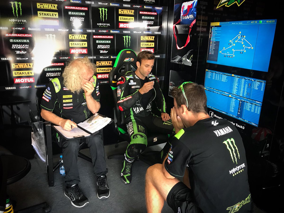 Tech3Racing's tweet photo. Preparing for the first outing of today 🇨🇿✊🏻
#Yamaha #Tech3 #MotoGP #AllezJohann #JZ5 @MotoGP #CzechTest https://t.co/ENp1YVGQIG