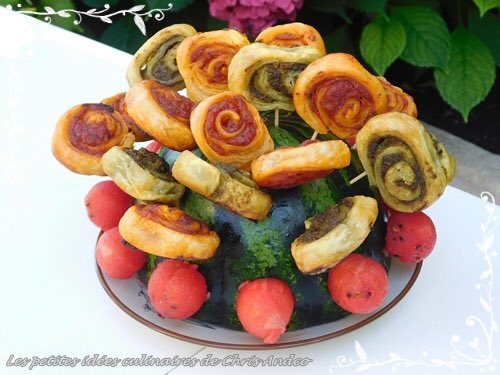secpompeo2020's tweet image. Pour vos #apéritifs estivaux, je vous invite à faire des #sucettes feuilletées au pesto 🤪
Je les ai plantées dans une #pastèque 🍉😉
La #recette est sur mon #blog 👉 …etitesideesculinairesdechrisandco.com/sucettes-au-pe…
@MagOmnicuiseur
