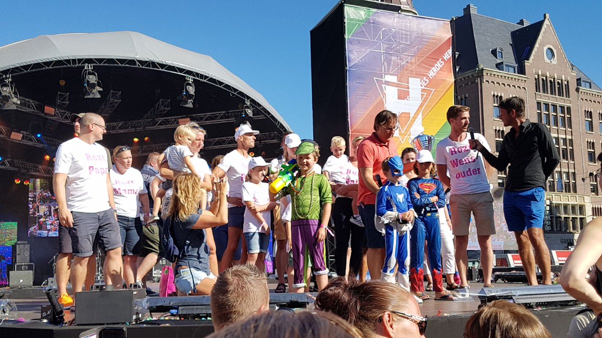 meerdangewenst's tweet photo. We hebben de eerste prijs gewonnen voor de boot met het beste statement! We zijn enorm blij! #PrideAmsterdam https://t.co/icUmxq0swK