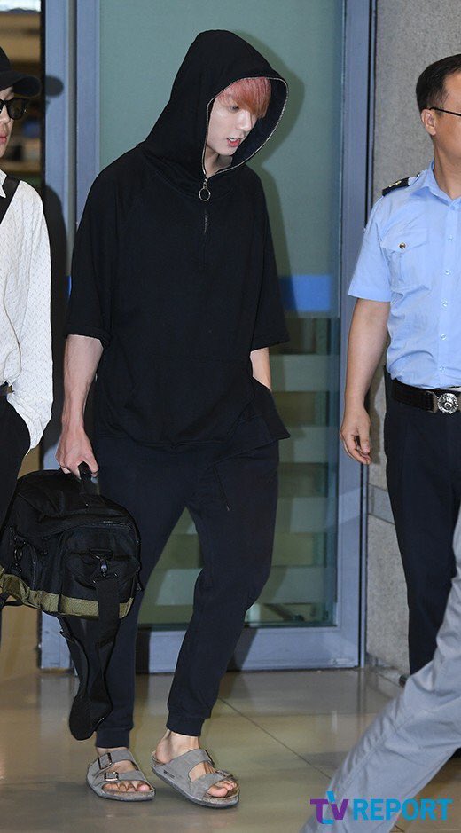 Jungkook Updates On Twitter Press 180806 Incheon Airport