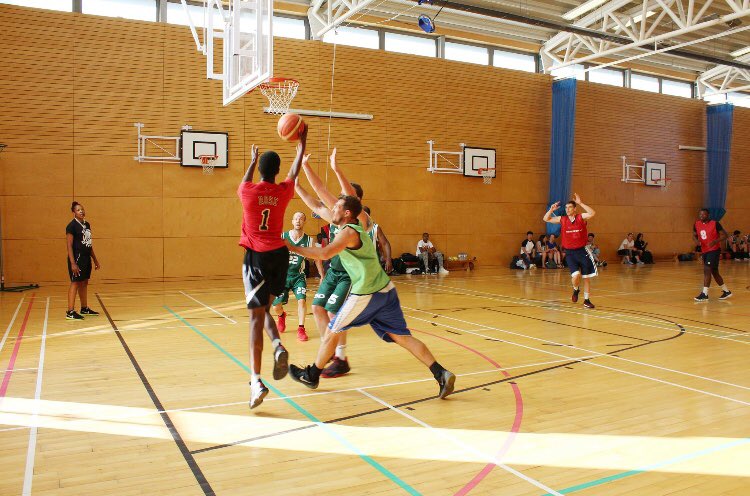 FTLoveofthegame's tweet photo. FINALS DAY and it’s all about the #hustle 🏀💪🎉 Join us #FTLOTG tonight: 
7:00pm Women’s Runners Up
7:45pm Men’s Runners Up
8:30pm Women’s Final
9:15pm Men’s Final 
#MondayMotivation https://t.co/kX9V1JL5Lb