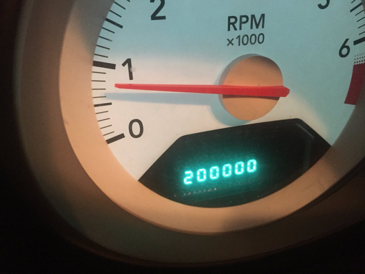 MarcoAn57762548's tweet photo. @JeepMx @DodgeMX @MoparMexico #dodgecaliber hoy quiero compartir que siendo las 11:50 de la noche mi Dodge Caliber 2007 acaba de cumplir 200 mil km y sigue en excelente condición #rucopower y vamos por mas experiencia ❤️🎉🎊 gracias por tan buenos autos https://t.co/EowAl2dhne