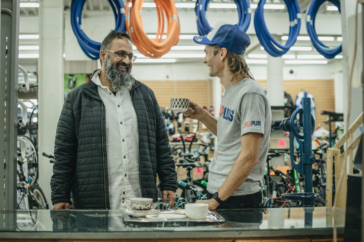 _RushSports_'s tweet photo. The #CycloPlus Dealer Tour is BACK ... in SERIES 2 we'll be visiting legendary dealers in Gauteng, Mpumalanga and the North West.
In Episode 1, we meet Mr Ashad Dockrat, owner of Solomon's Cycles in Pretoria North for a coffee and trip down memory lane.
https://t.co/YtLT7HqxBF https://t.co/nsZmVGnt3Y