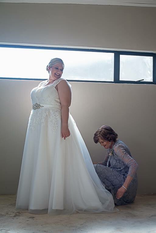 LbfWeddings's tweet photo. Sometimes you Just get so lucky with Clients like Yolandi 🌸This Bride was Beautiful inside and out! Always the biggest smile 💕When you look at her photos,it shows how Awesome she is and supported by awesome , incredible family- So Blessed to have helped you find Your DreamDress https://t.co/vreO3kCGYW