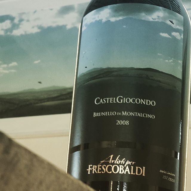 weinkrake's tweet photo. Where UFO´s 👾turn into reality. 👽😜 This limited edition CASTEL GIOCONDO VENDEMMIA D´ARTISTA* Magnum Brunello i Montalcino has landed and still very alive. Original artwork and its artwork label at #castelgiocondo .
.
.
.
.
#instawine #winestagram #wineblogger #winejournalist… https://t.co/QXsFJZB59e
