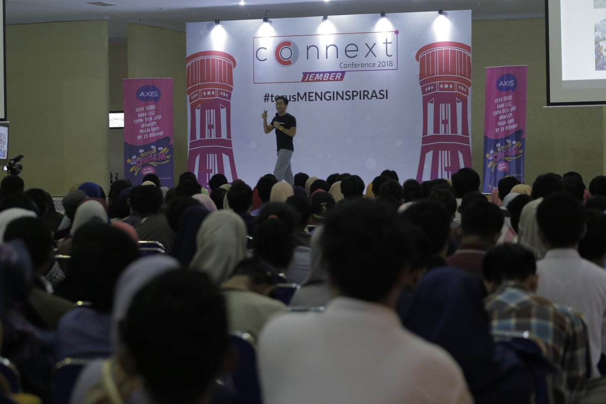 YoungOnTop's tweet photo. Keseruan acara Connext Conference Jember 2018 '#terusMENGINSPIRASI' (4/8) Sabtu lalu yang FULL HOUSE!
Kota selanjutnya yang akan kami kunjungi adalah: BALIKPAPAN!
Registrasi: https://t.co/2Ut5RtTrlr
#AXISYOT #YoungOnTop #ConnextJember #CCJember #YOTJember #terusMENGINSPIRASI https://t.co/SAVij7w8tk