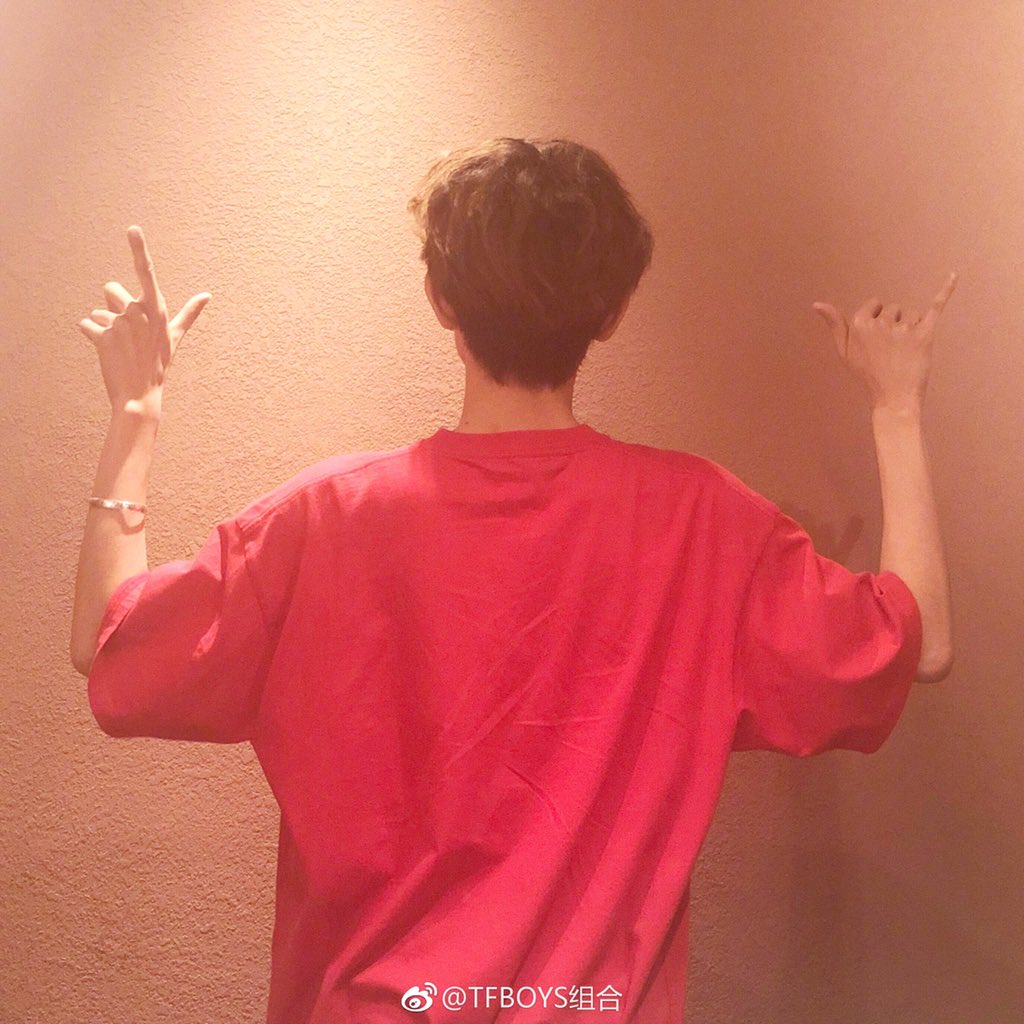 pakitnock's tweet photo. 👉 5 years 💕
T F B O Y S 
T F B O Y S
T F B O Y S
! ! ! ! ! ! ! ! ! ! 
#TFBOYS五周年开始想象
#TFBOYS #WangYuan #Wangjunkai #YiYangQianxi #5YearsofTFBOYS https://t.co/JZmE1BOQ0e