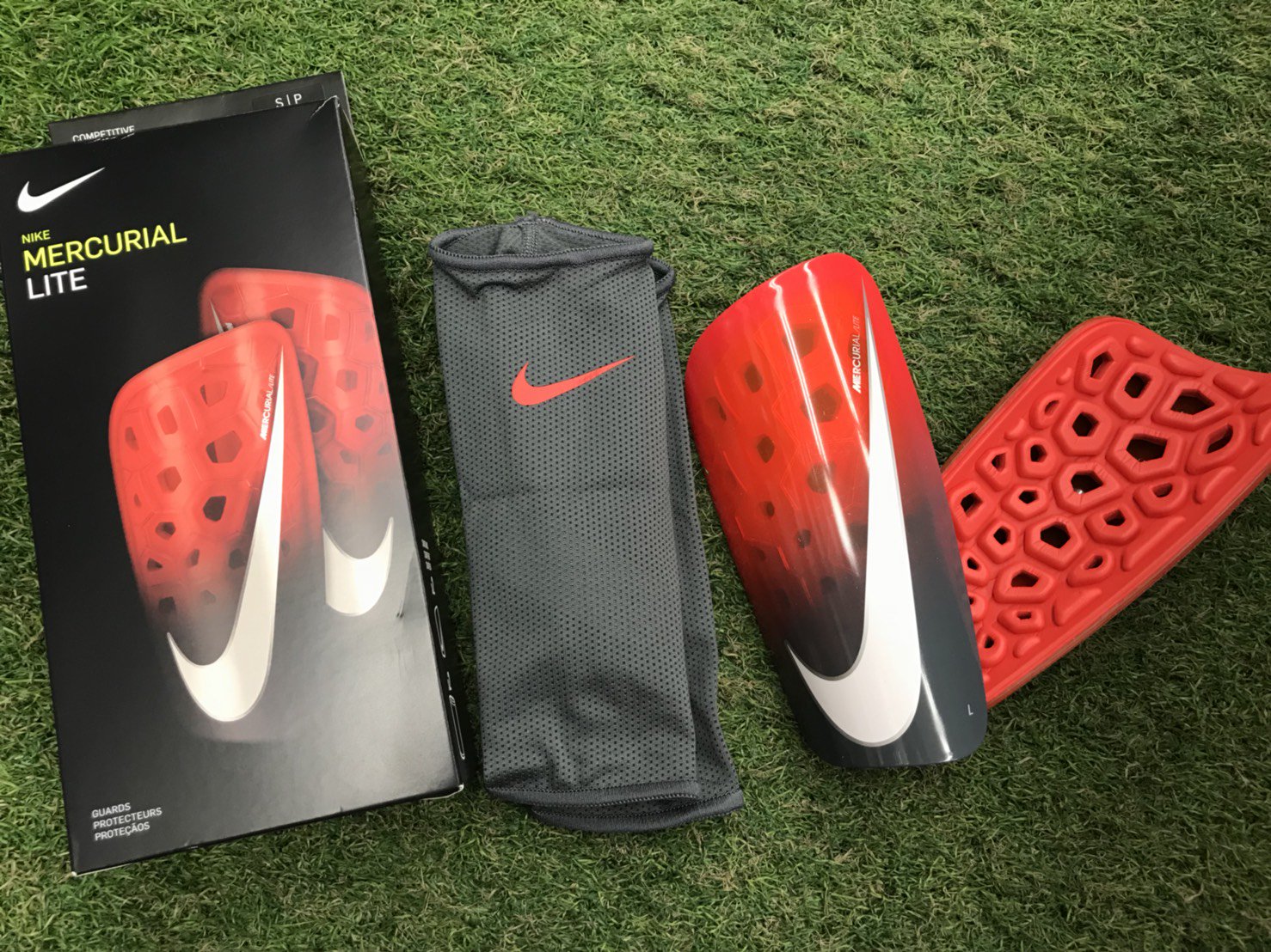 サッカー専門店ベンスポーツ Nike レガース やっぱりナイキのレガースはかっこいい Bensports Nikefootball T Co Io2bgyyb Twitter