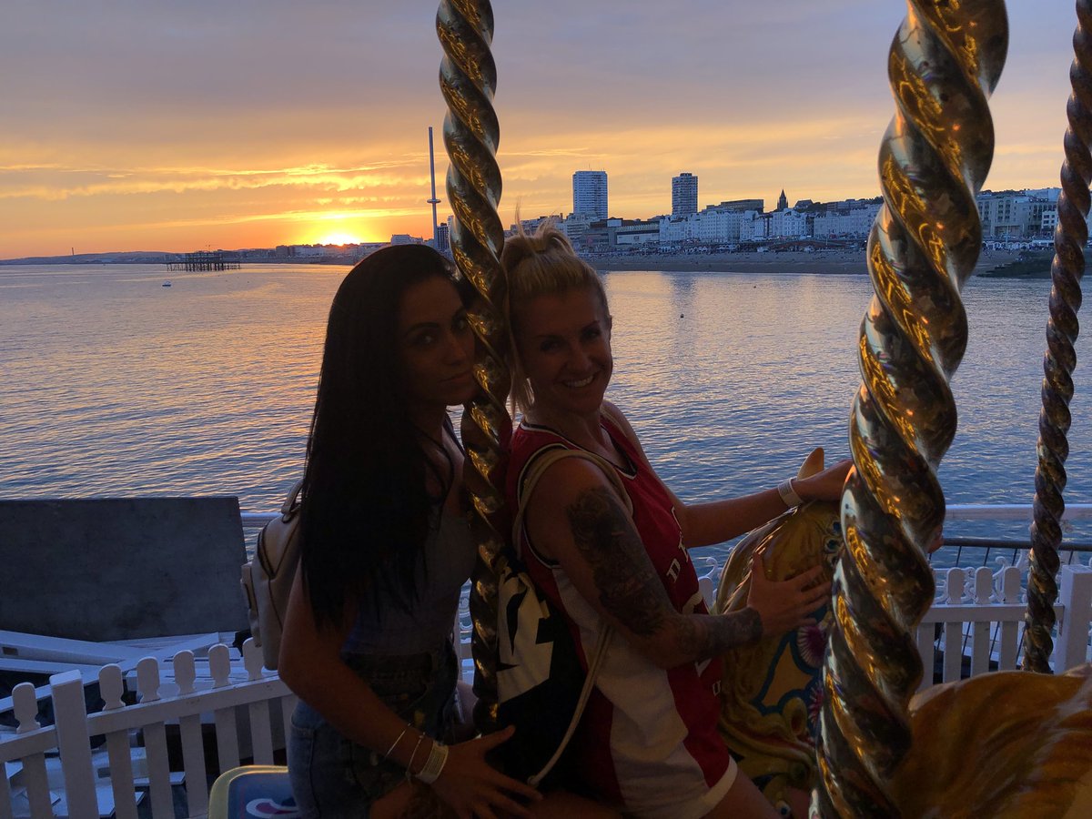 TheJessieBrooke's tweet image. #picoftheweekend #brightonpride2018 #inlove #sunsetvibes #carousel #gf @tashabirring