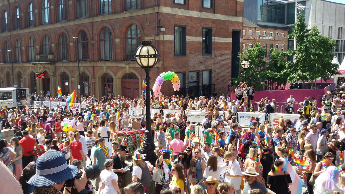 SharonSpinkAct's tweet photo. Awesome day at my first Leeds Pride. #LeedsPride2018 #LeedsPride #transleedspride #transleeds #lgbtqpride #lgbtq #leedslife #leeds @TransLeeds #loveislove #transgenderally #transally #TransIsBeautiful #transpride https://t.co/r8EB0Lwjv1