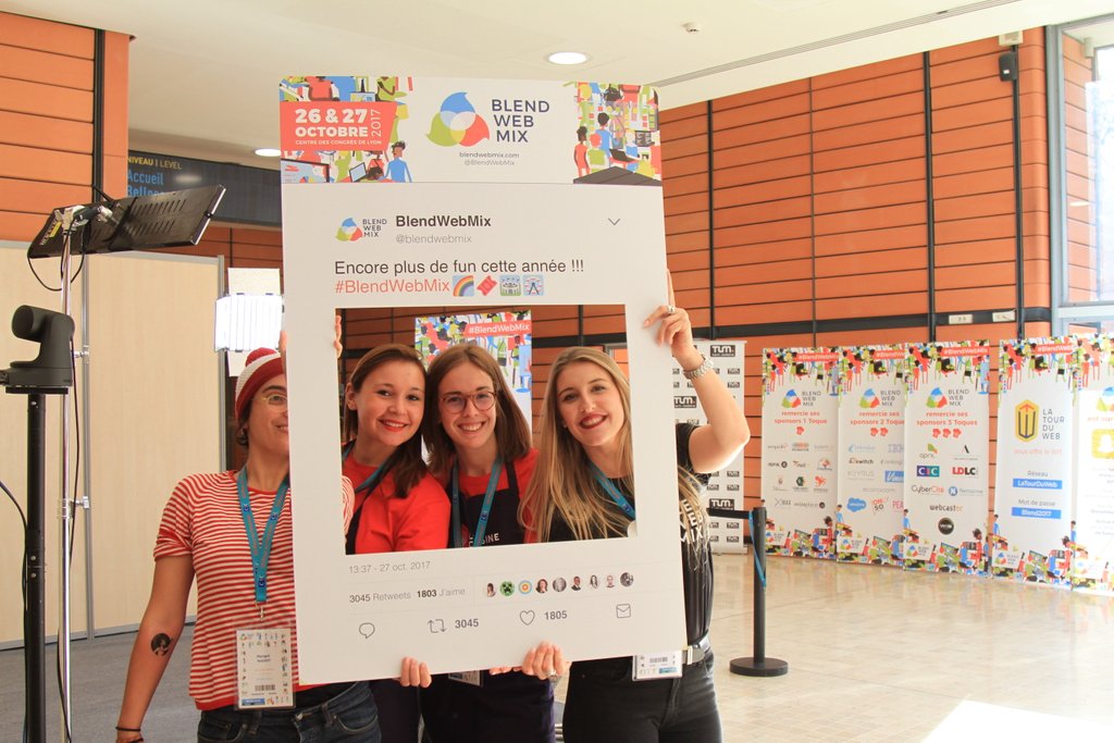 blendwebmix's tweet photo. "#BlendWebMix c’est aussi de nombreuses rencontres, une organisation incroyable (et des bons petits fours). Bravo aux équipes, aux conférenciers, aux bénévoles, à l’année prochaine où nous reviendront en force !” C'est pas nous qui le disons #Wanadev
😉 https://t.co/OEhjdKyDKl https://t.co/EMy47C4fSc