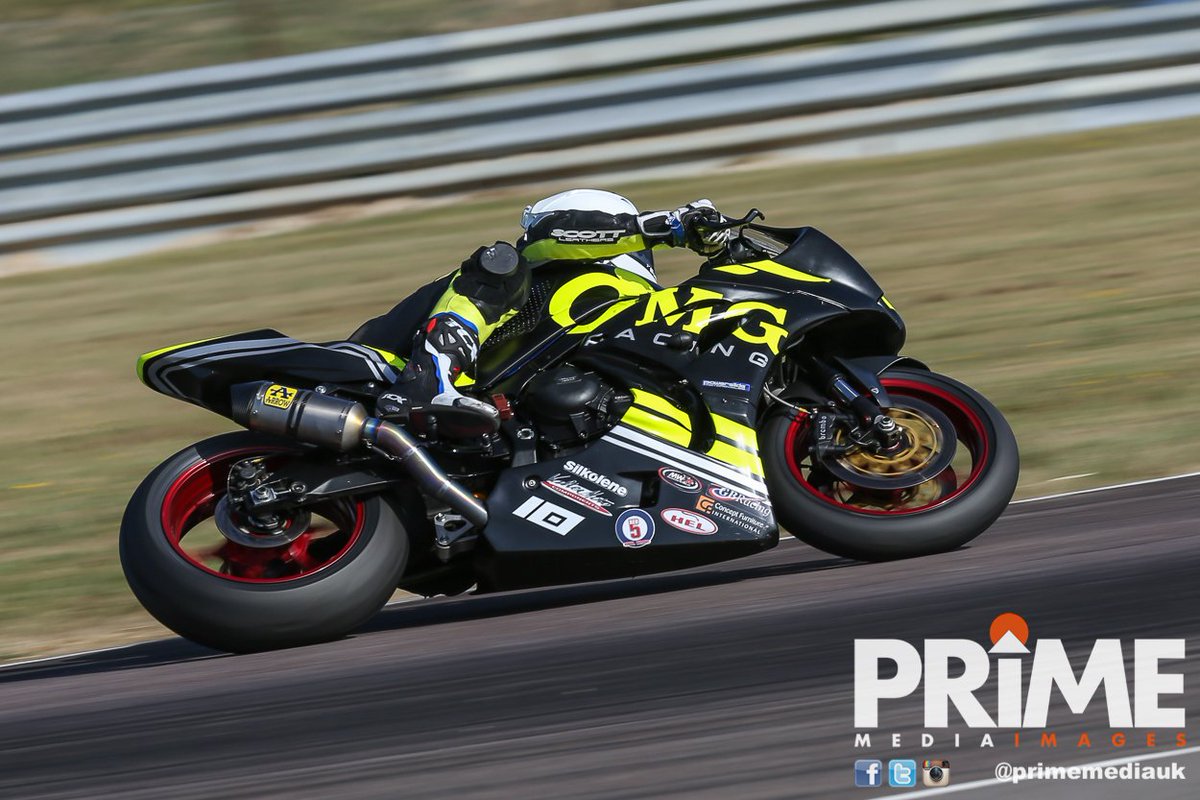 MotorsportPrime's tweet photo. What a ride from @OMGRacingUK @JoshElliott_10 of @JE10Racing in the @bennetts_bike @OfficialBSB Superstock 1000 #JoshElliott #BSB #Superstock https://t.co/83ka7mQpKi