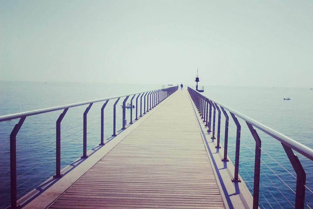 ManelRodriguez's tweet photo. #pontdelpetroli in #badalona https://t.co/Mu4rckGG4m