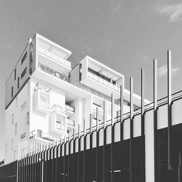 NellyDucros's tweet photo. Reposting @olivier_palmieri: - via @Crowdfire
PASSAGE JAURรS_DIJON_SALA CUZOL
#architecture #architectura #salacuzol #architecturenancy #architecturelover #ecoquartier #smartcity #skyline #newbuilding #building #design #contemporary #concrete #blackandwhite #studentarchitecture https://t.co/MWFE8gBU3B