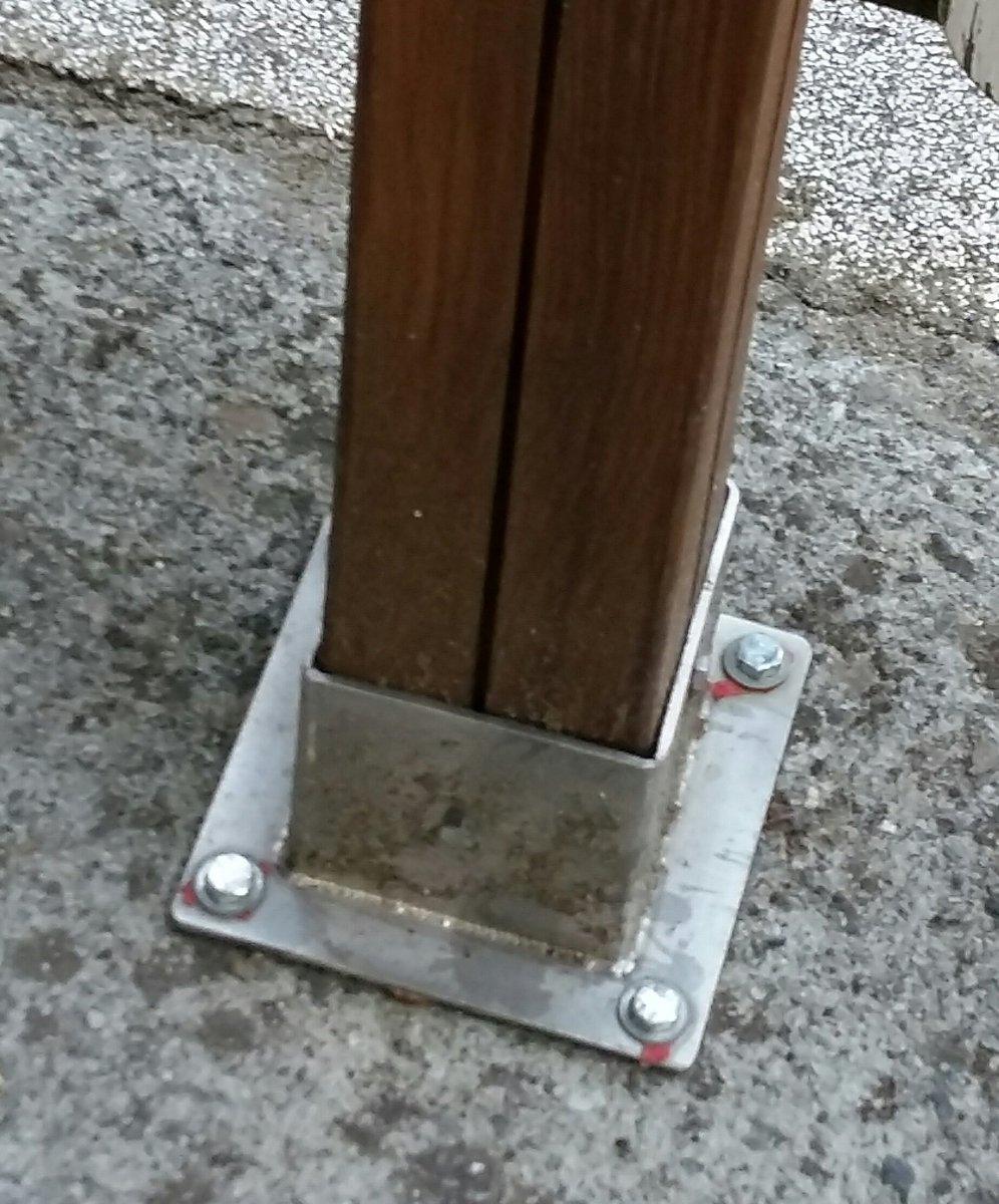 Estructuras_IEE's tweet photo. Detalles de arranque de soportes de madera al exterior. Es mejor el uso de una basa de piedra que separe la madera del suelo y evite el contacto con la humedad. https://t.co/RK9hybyjdr