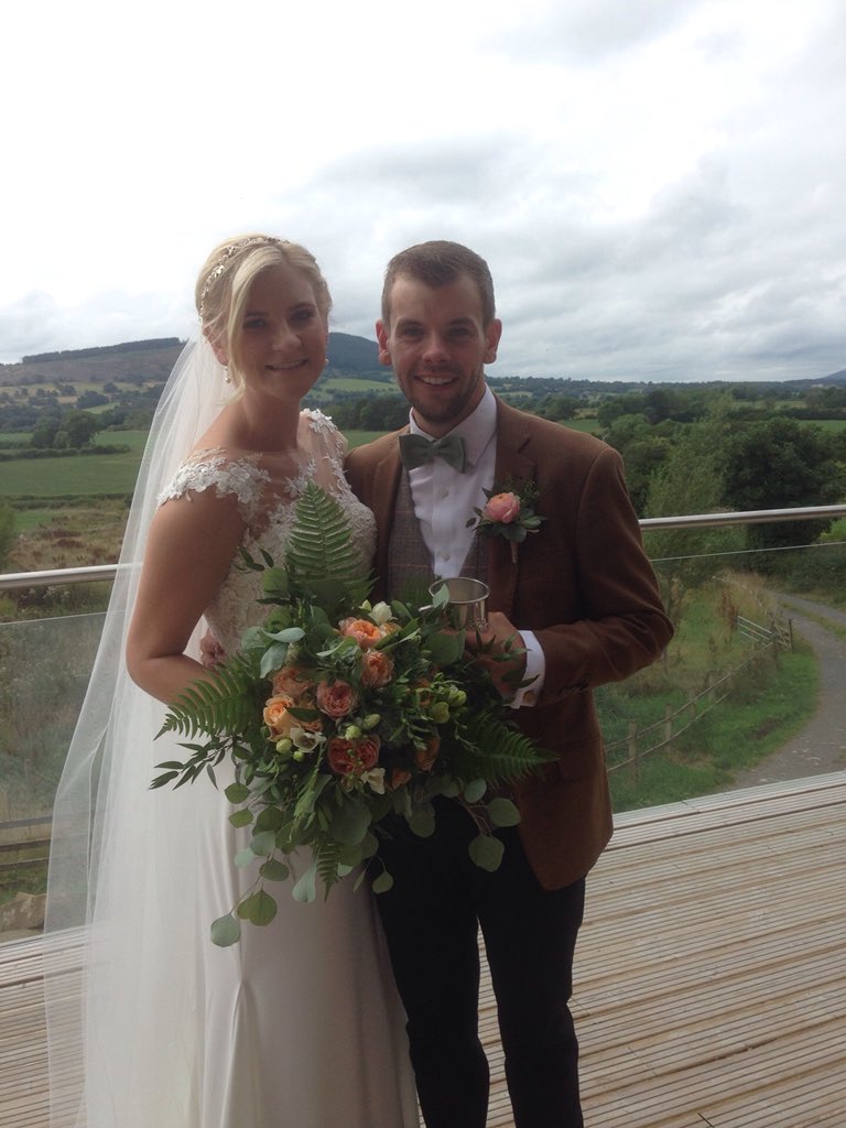 SherryMrsG's tweet image. Wow what an amazing week celebrating our daughter Siana and Tim’s wedding @bashallbarn @CreativeCameraP #foxglovebrides #makemydaycelebrations 😍🥂