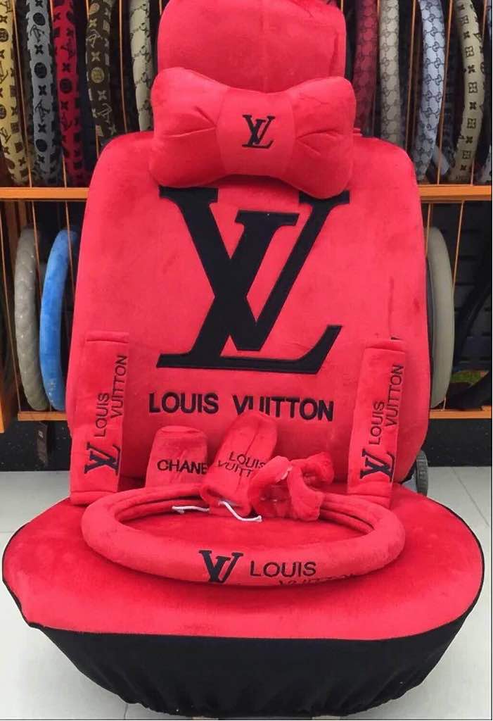 Annie Okoh on X: Louis Vuitton Fabric padded with fiber Front and
