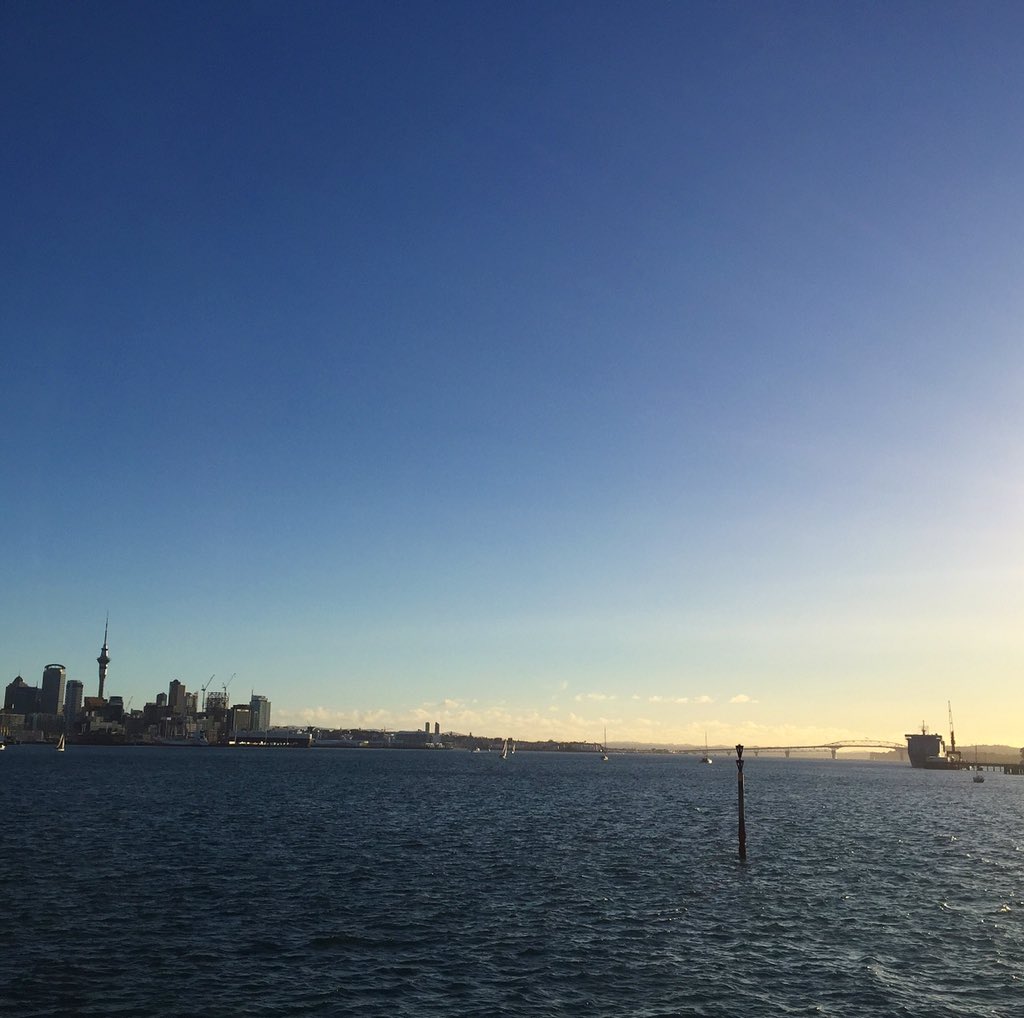 #endoftheday #ferryride #devonportwharf #aucklandcity #wintersday #travelbysea @clickonAuckland