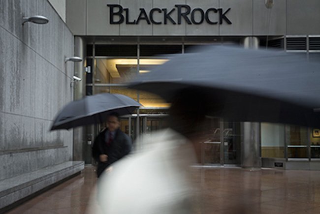 Blackrock va short su banche e risparmio gestito. Elliott sulle assicurazioni dlvr.it/Qdxg8v