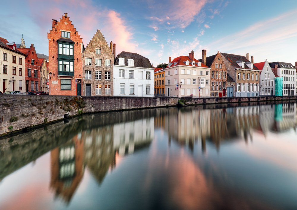 C'est depuis les canaux de #Bruges qu'on vous souhaite un excellent lundi !
📷 TTstudio