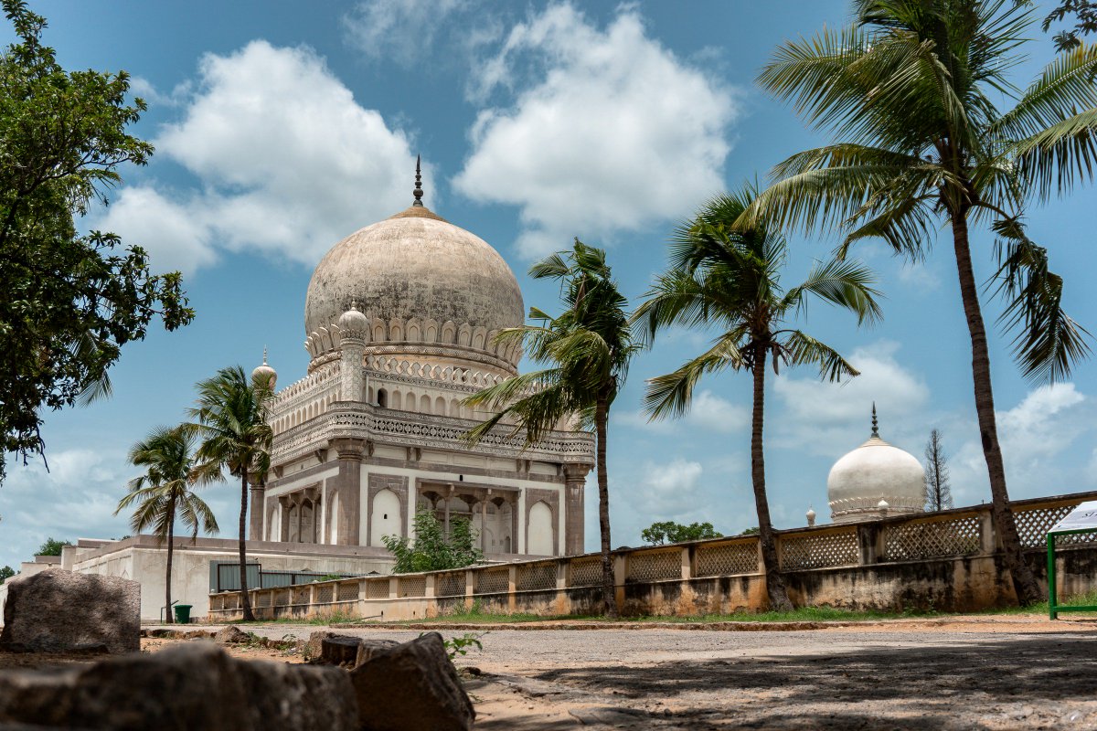 tatkaal_'s tweet photo. qutub shahi tombs 
amazing and wonderful work done by indian architectures.
#amazing #spiritual #india #ArchitecturalFeature #Building #Traditional #Faith #Religious #Religion #Spirituality #Islam #Peace #Tranquility #Sacred #Landmark
#clouds #sky #moment #Architectural #Feature https://t.co/eWvetCM8lq