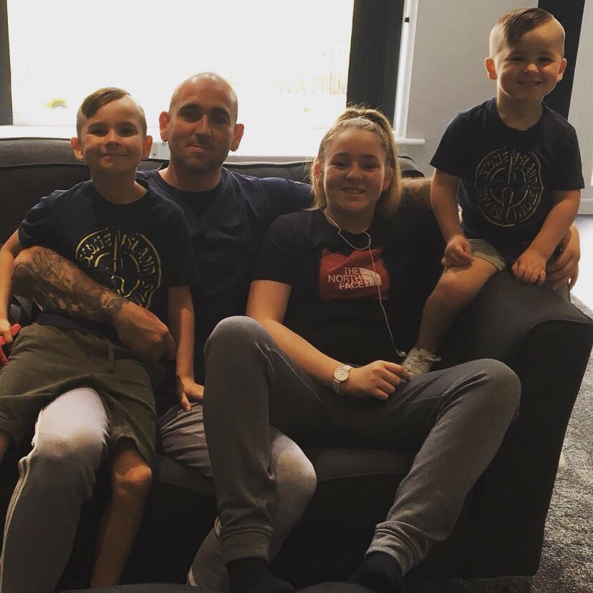 rachyrobbo123's tweet photo. My tribe 💙💗 https://t.co/35zZYe6Mqh