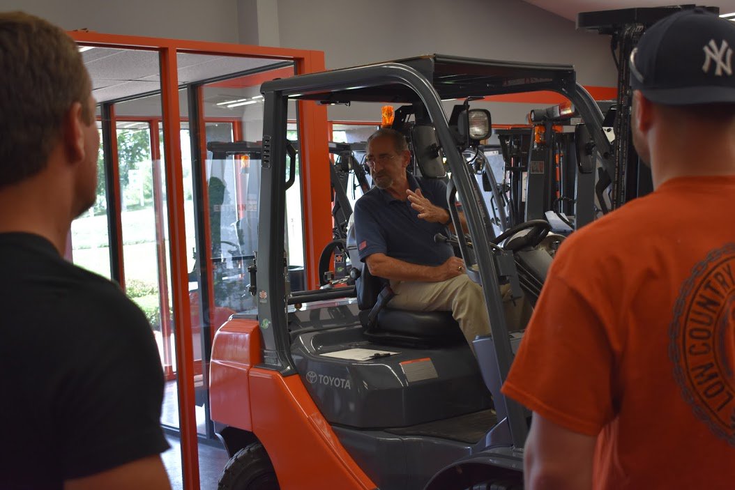 SummitHandling's tweet image. On-Site training for forklift and aerial lift operators, call today (203) 239-5351!

#forklifttraining #training #forklift #summithandling #toyotaforklift #summittoyota #toyota #forklifts